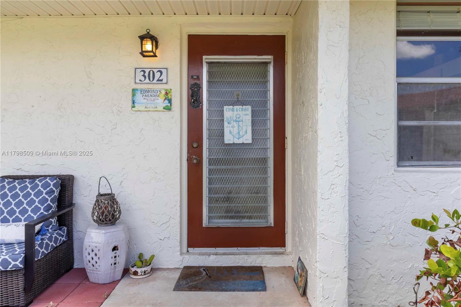 302 Lake Evelyn Dr