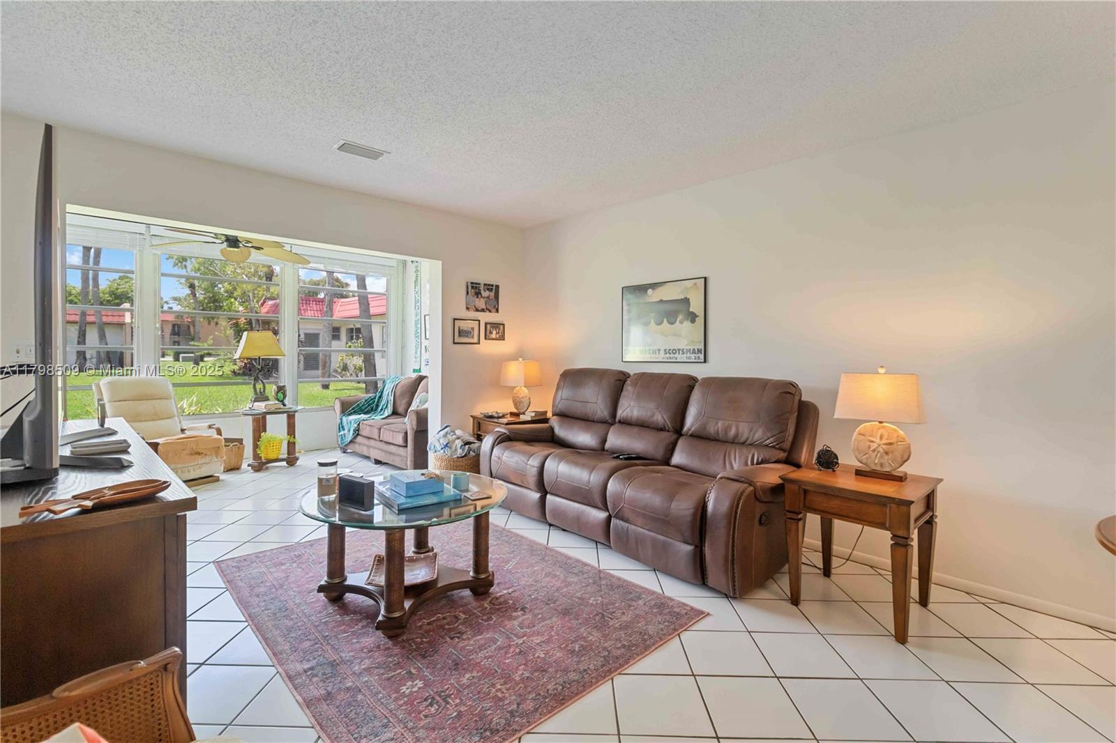 302 Lake Evelyn Dr