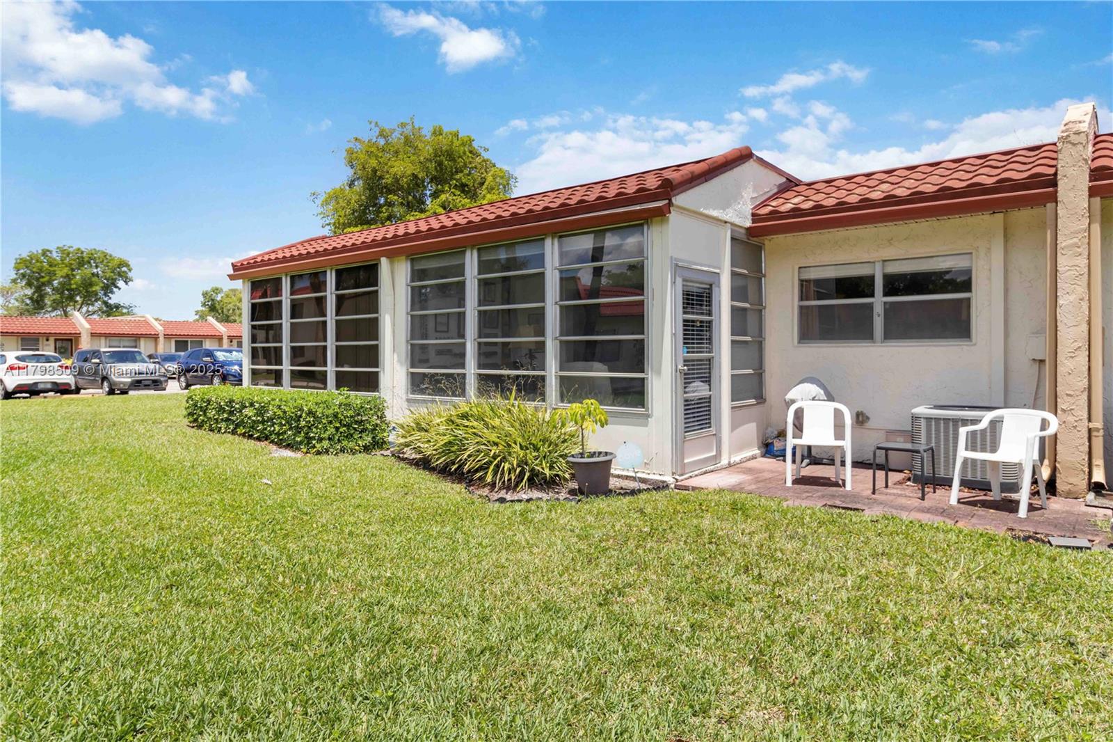 302 Lake Evelyn Dr