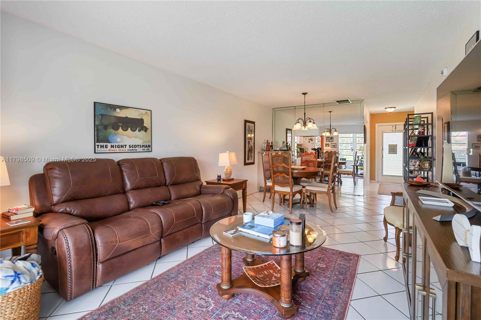 302 Lake Evelyn Dr