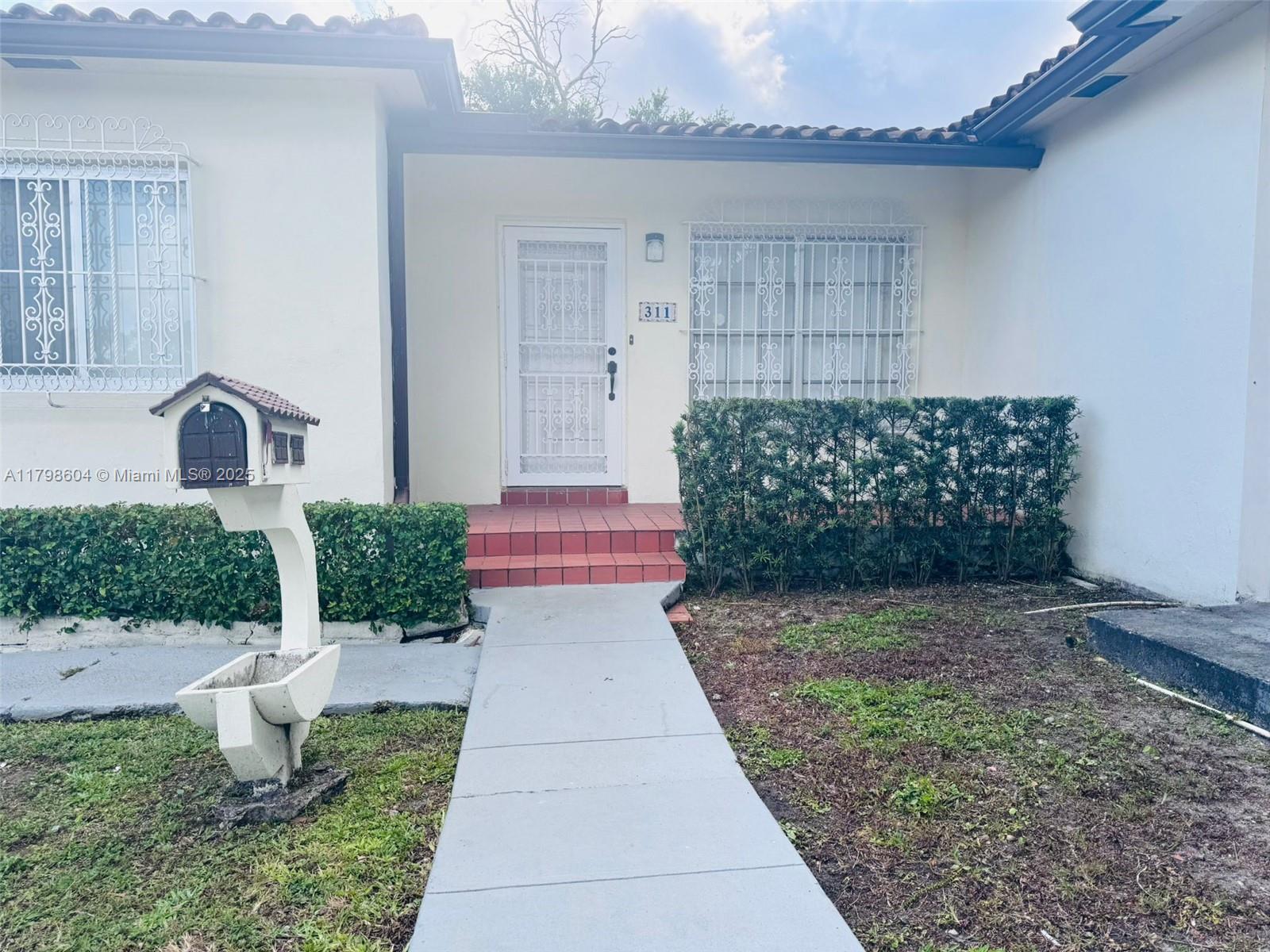 311 SW 49th Ave