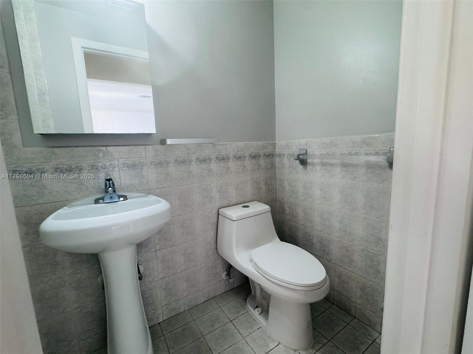 311 SW 49th Ave