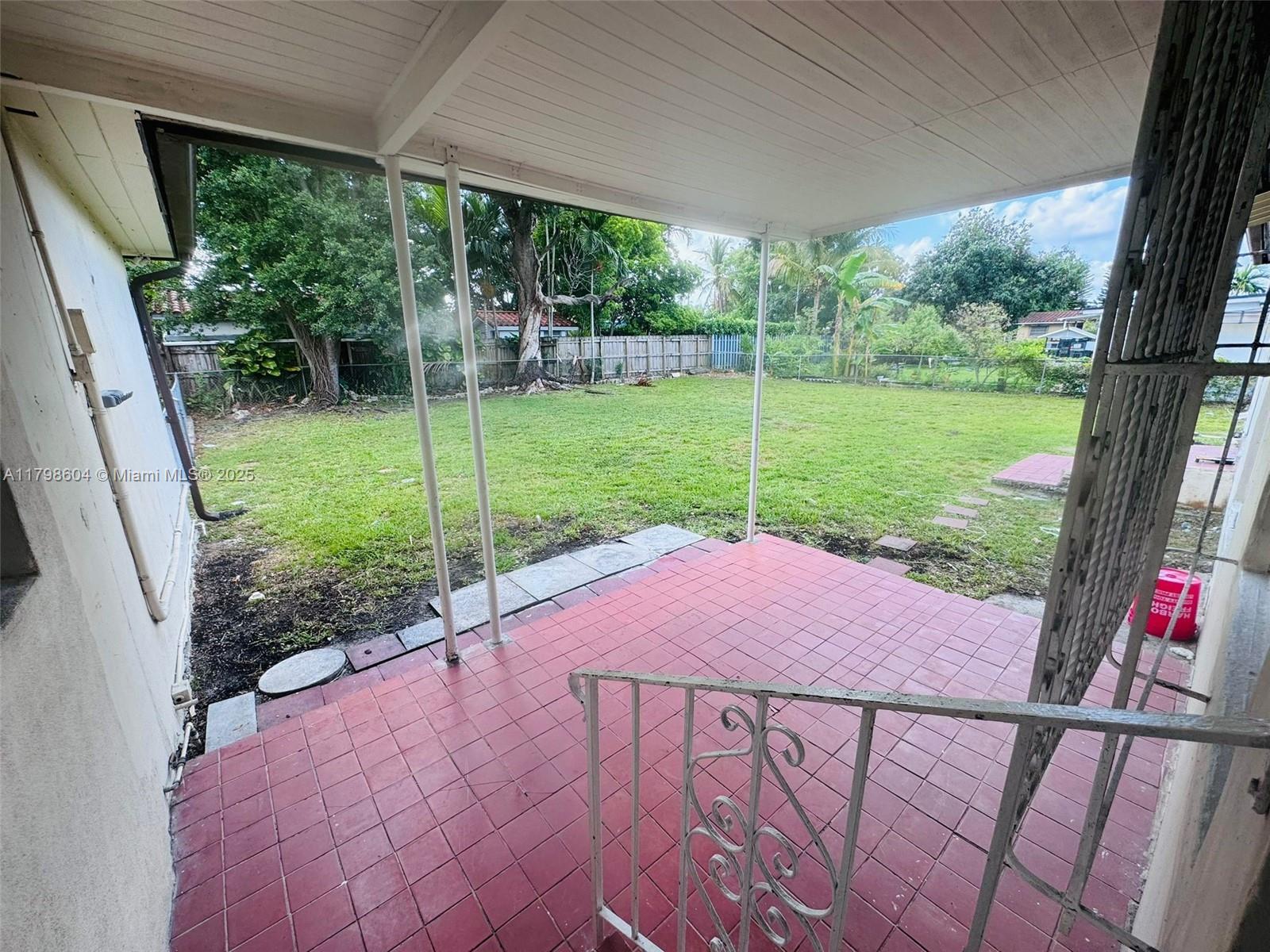 311 SW 49th Ave