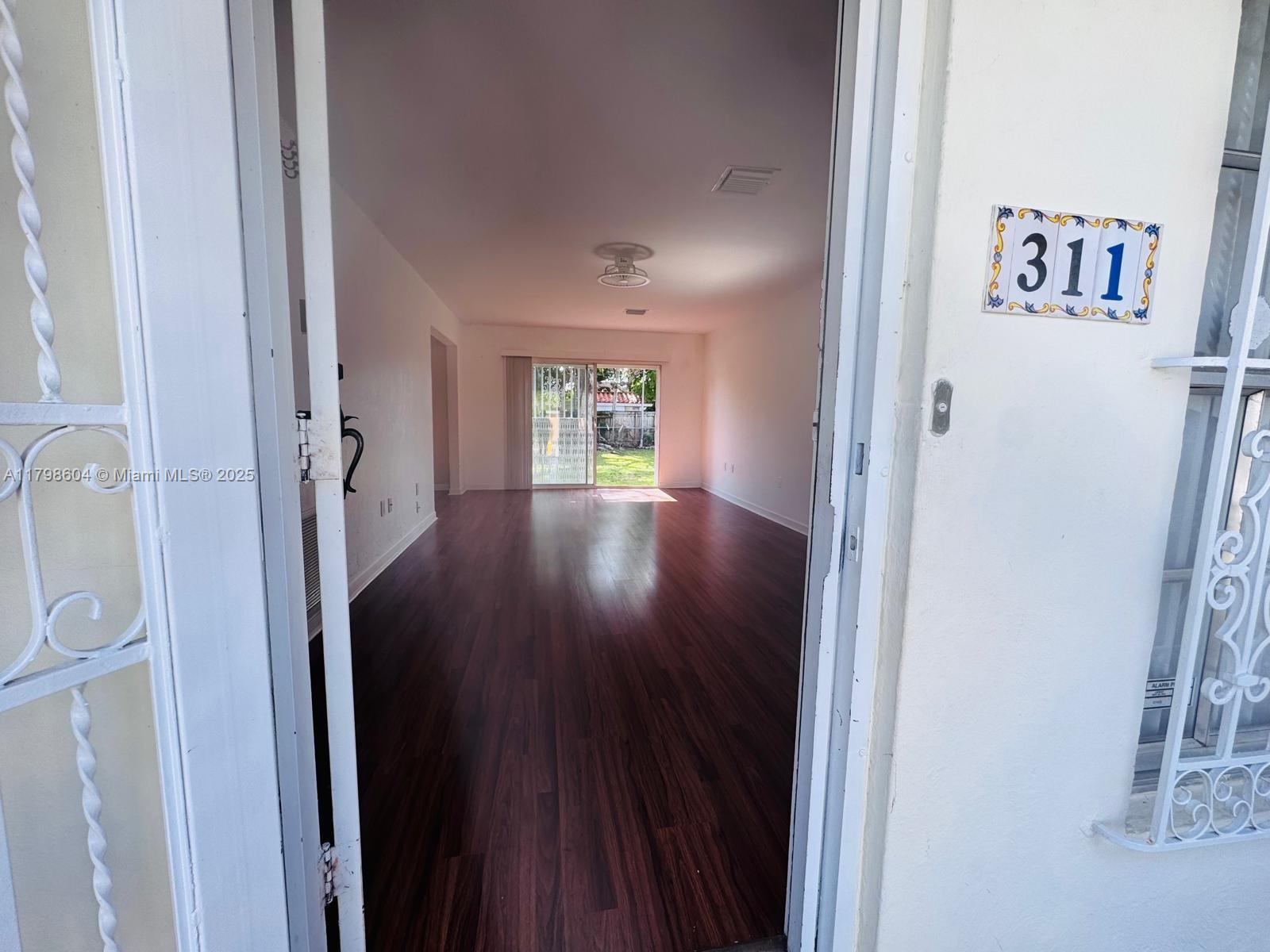 311 SW 49th Ave