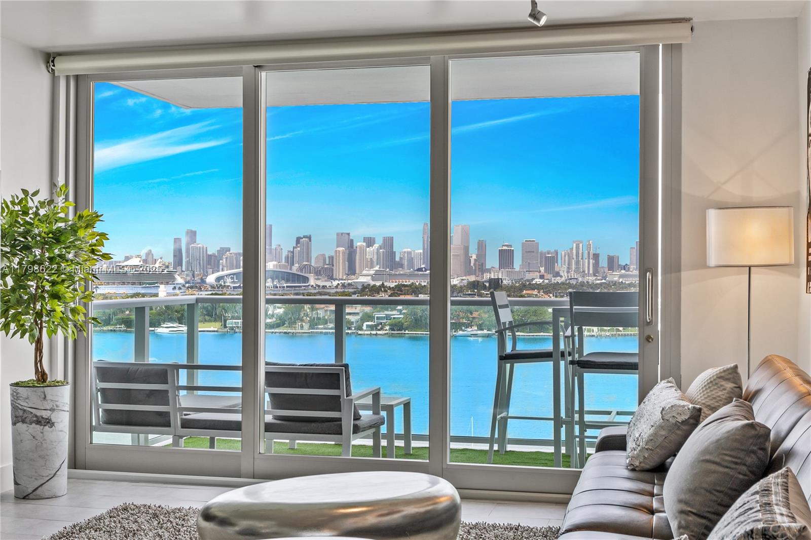 1000 West Ave # 1518