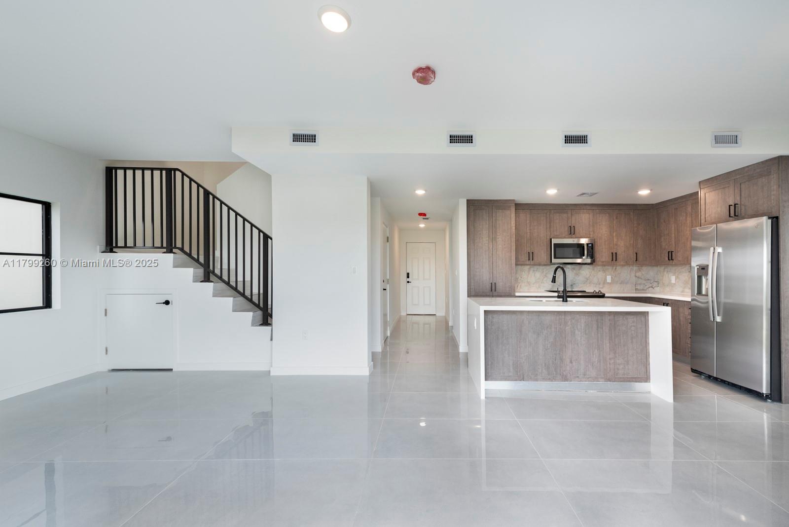 1353 NW 1 ST