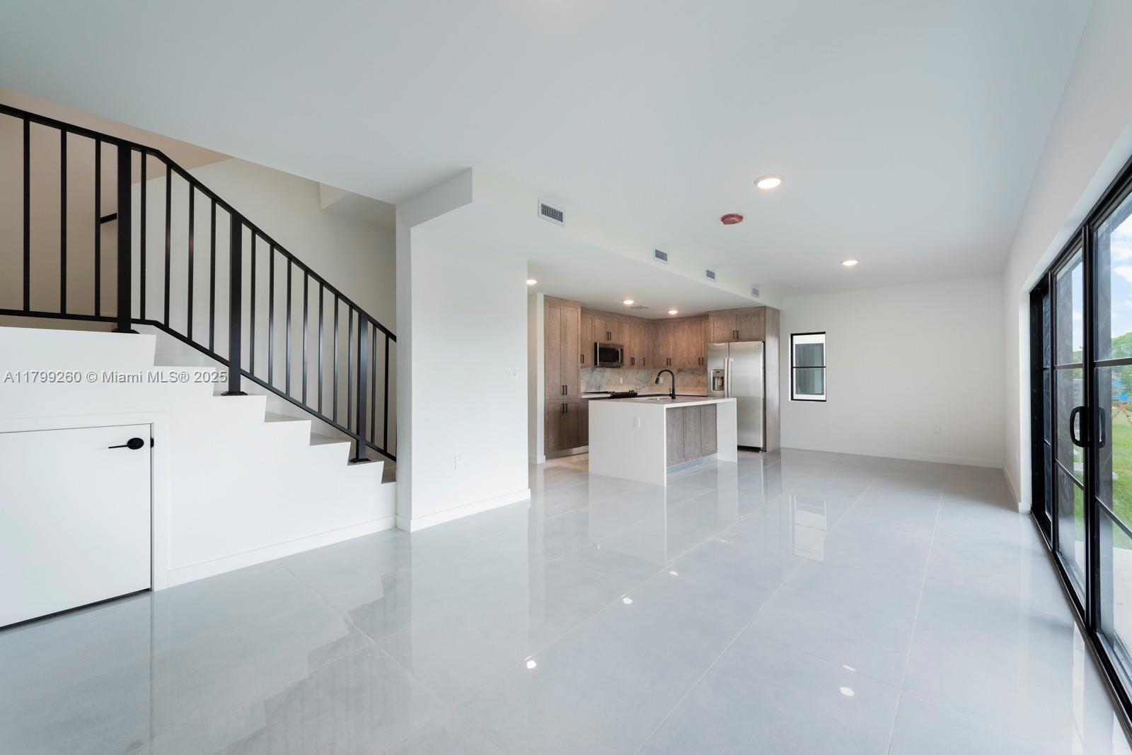 1353 NW 1 ST