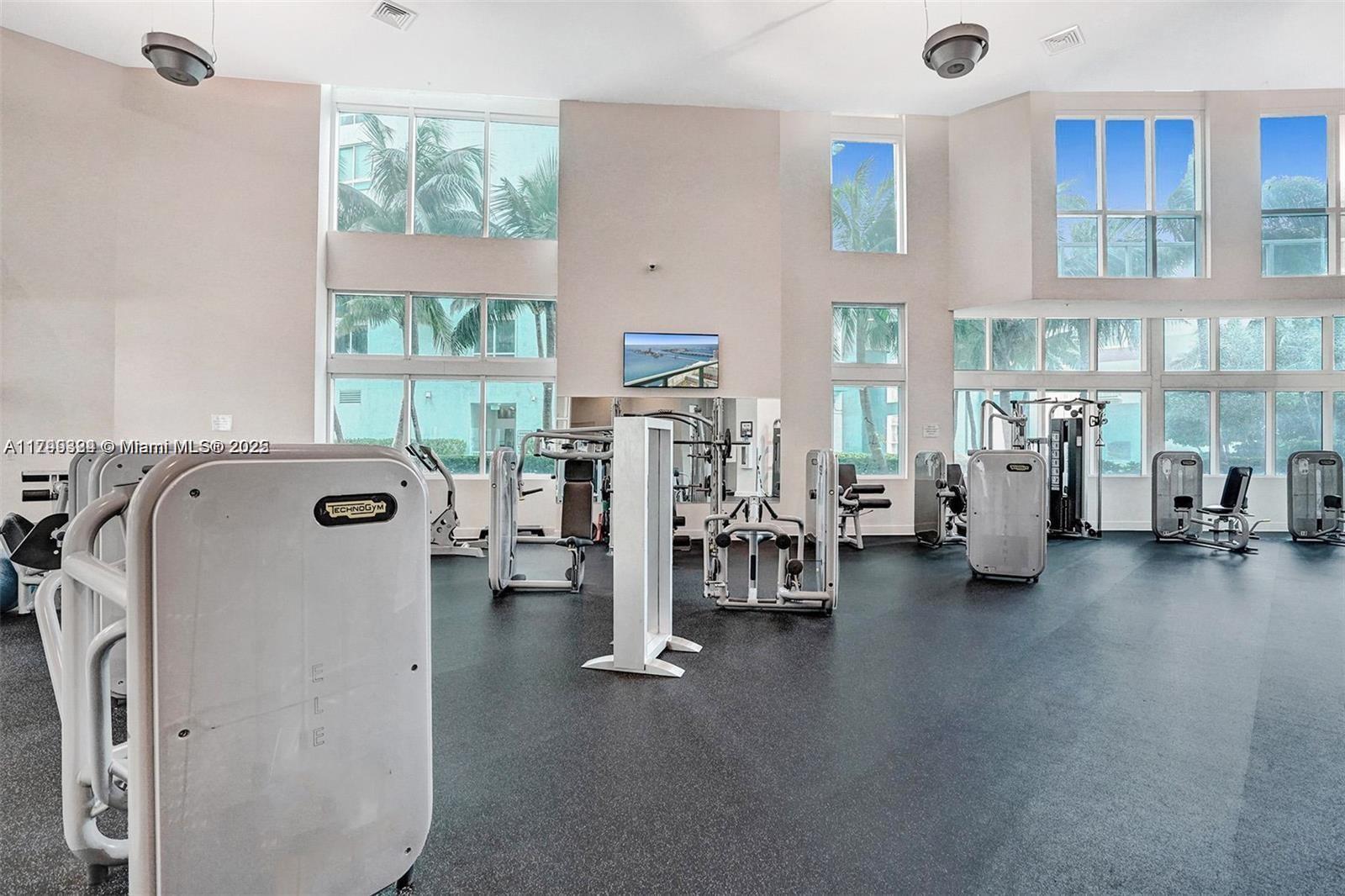 1900 N Bayshore Dr # 2307