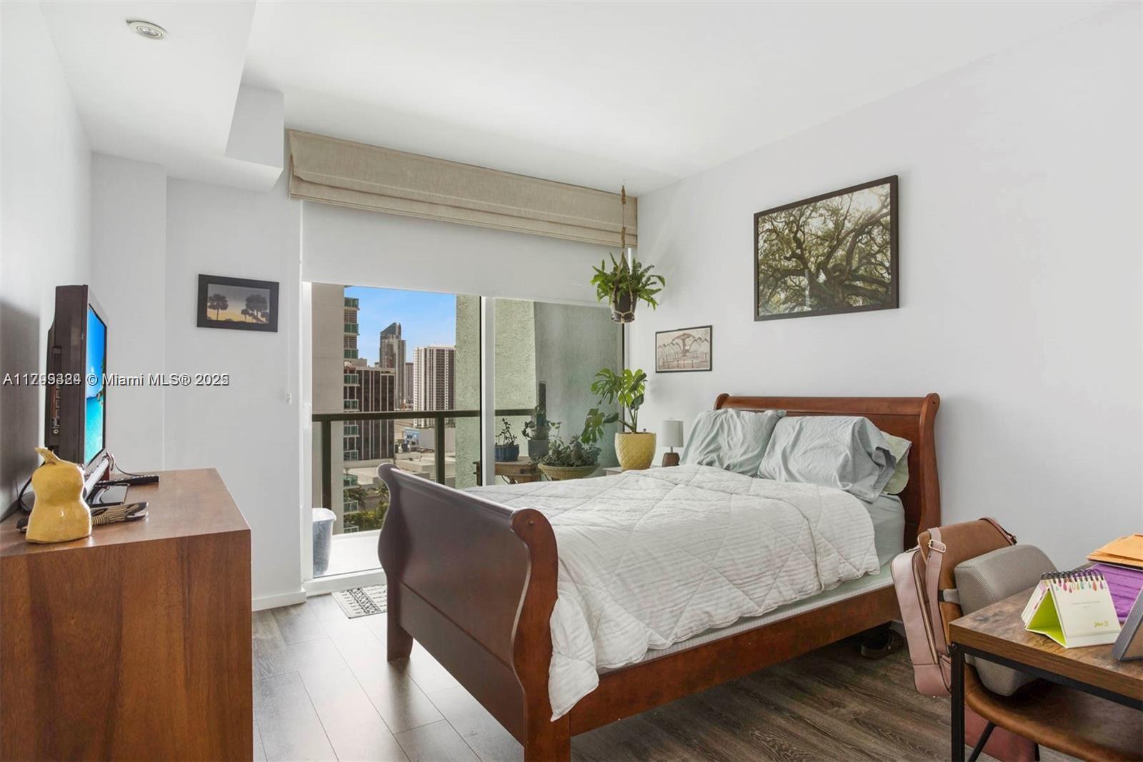 1900 N Bayshore Dr # 2307