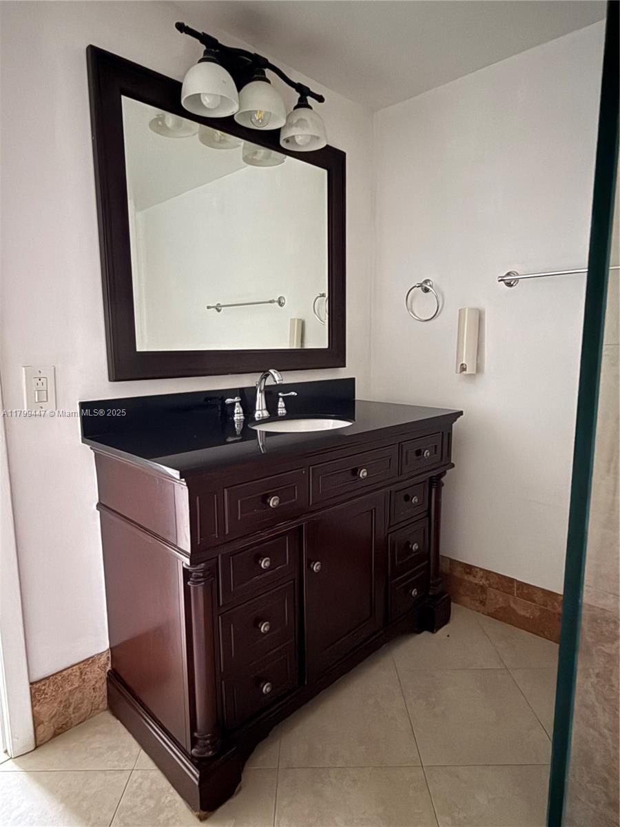 10000 NW 80th Ct # 2515