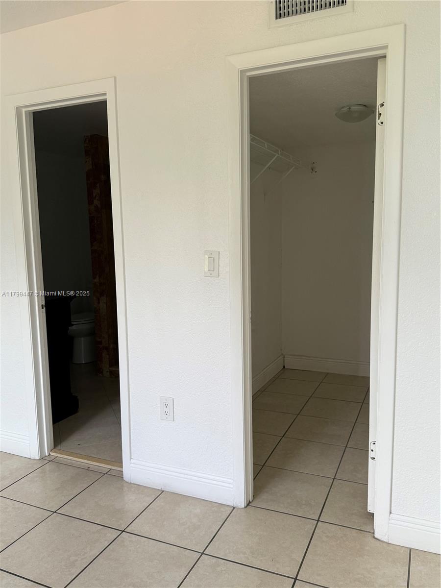 10000 NW 80th Ct # 2515