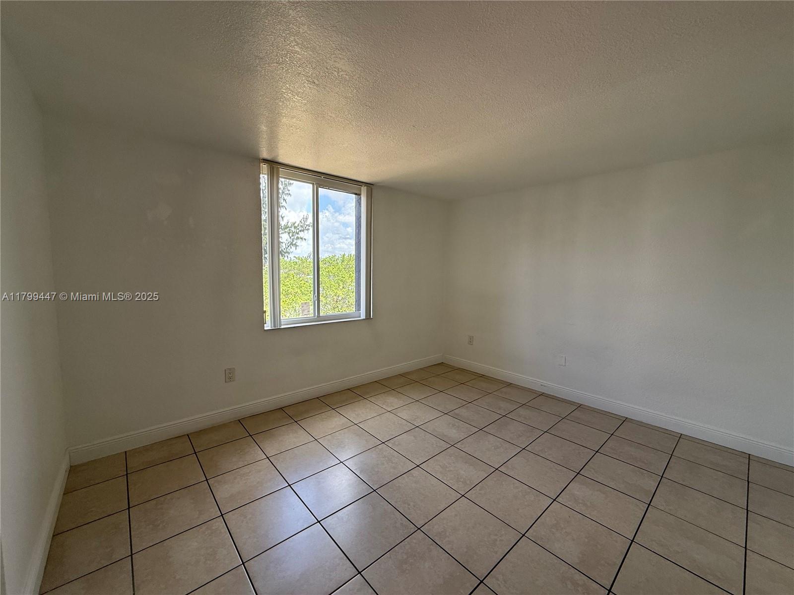 10000 NW 80th Ct # 2515