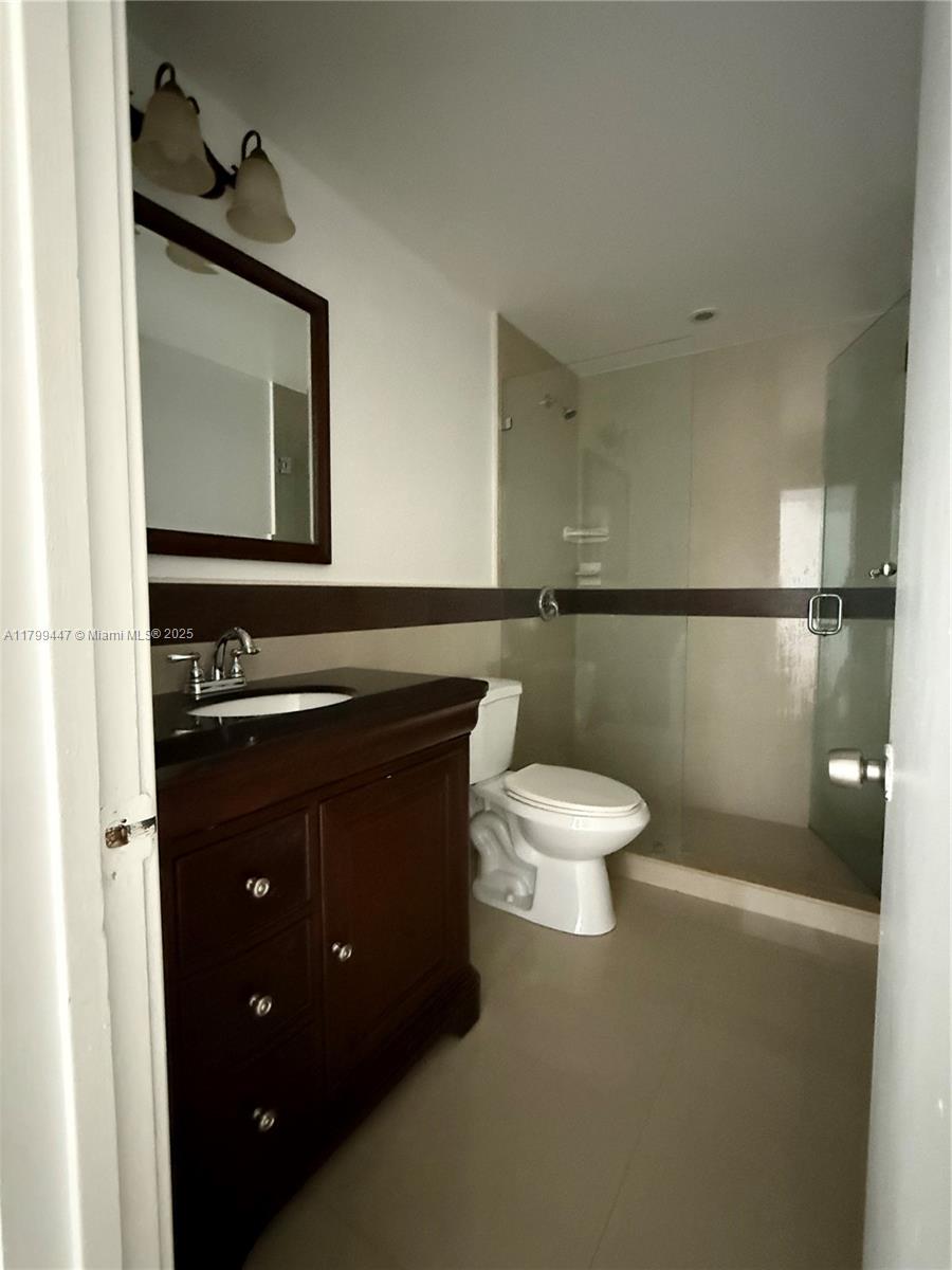 10000 NW 80th Ct # 2515