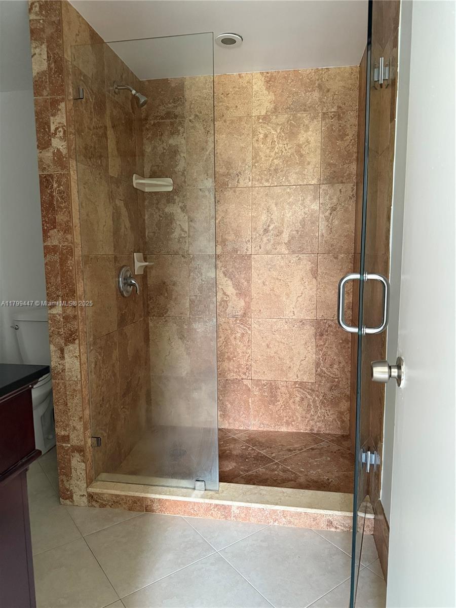 10000 NW 80th Ct # 2515