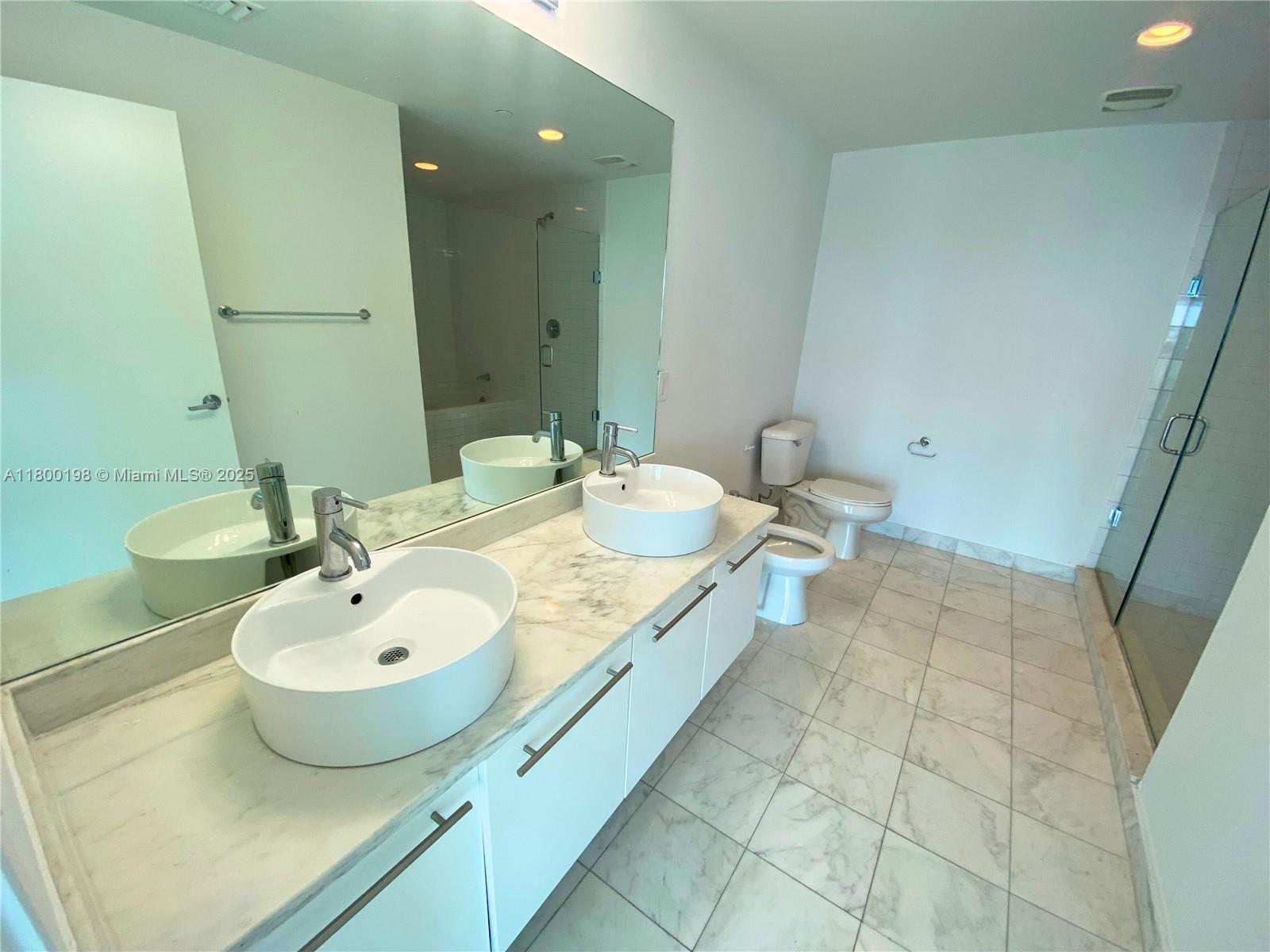 888 Biscayne Blvd # 4012