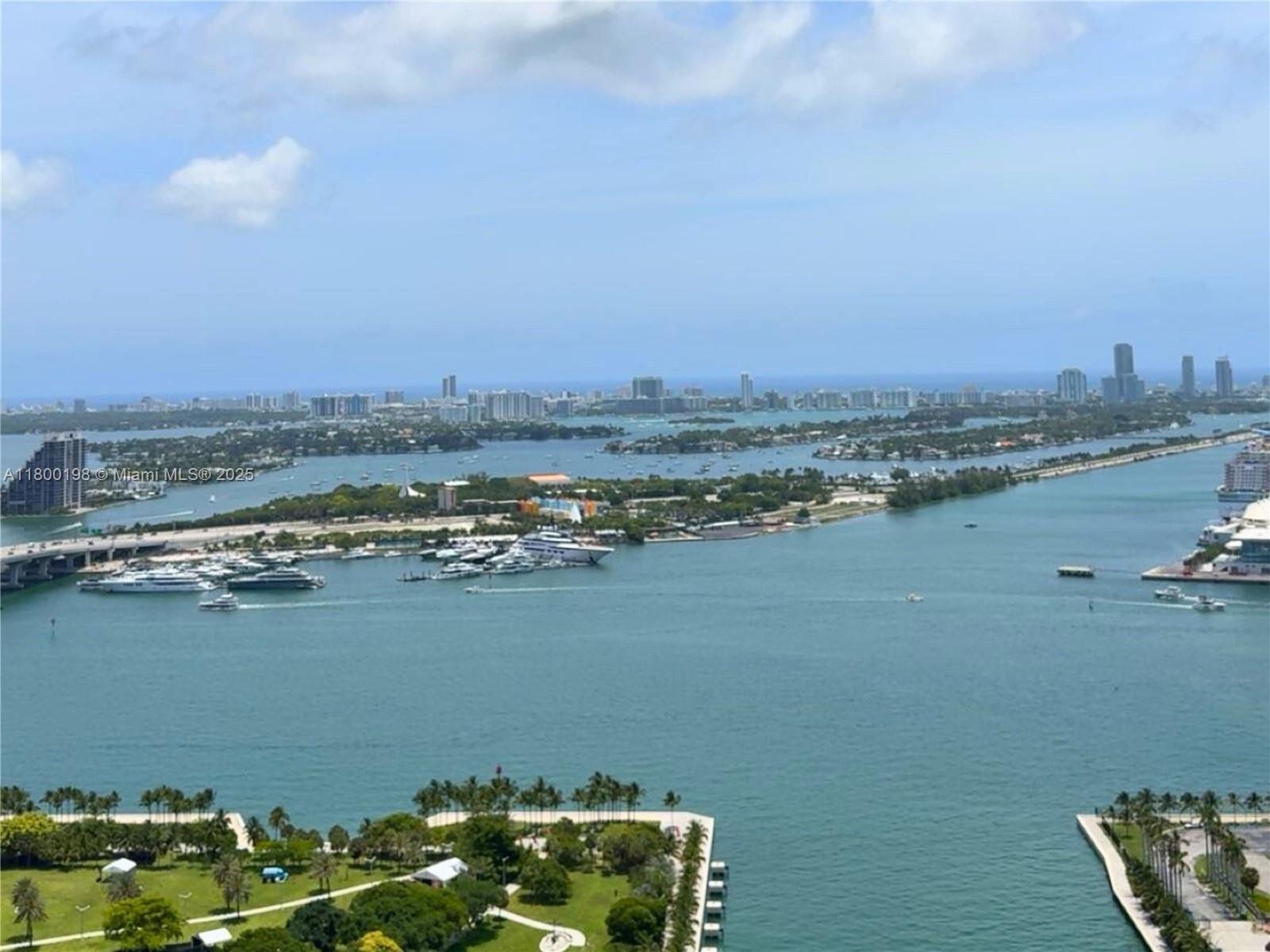 888 Biscayne Blvd # 4012
