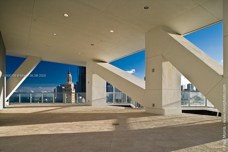888 Biscayne Blvd # 4012