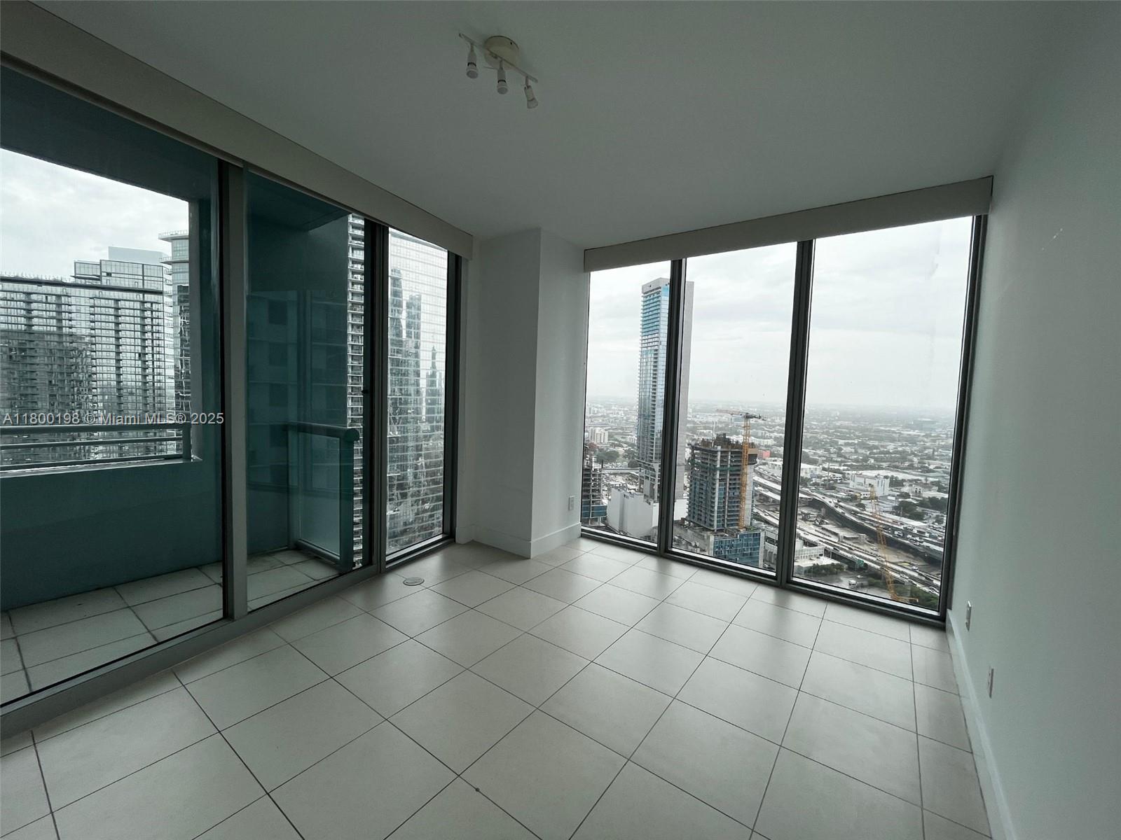 888 Biscayne Blvd # 4012