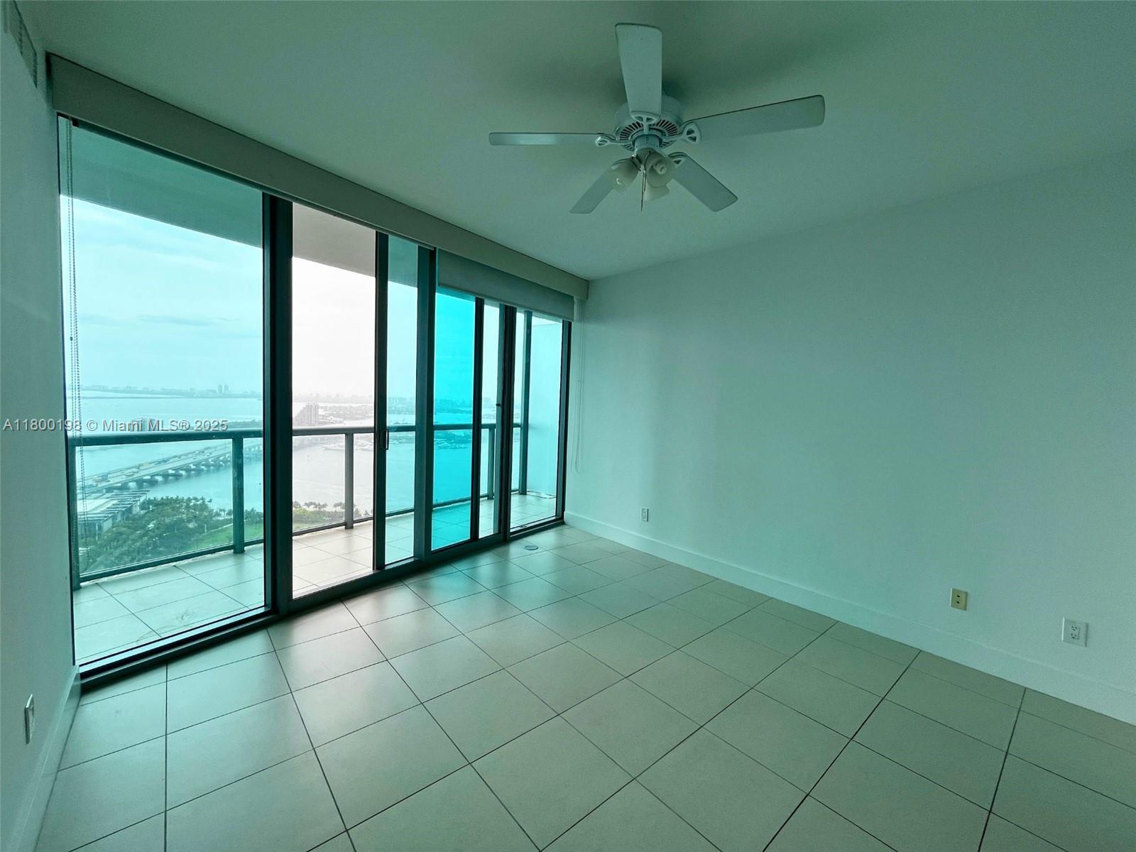 888 Biscayne Blvd # 4012