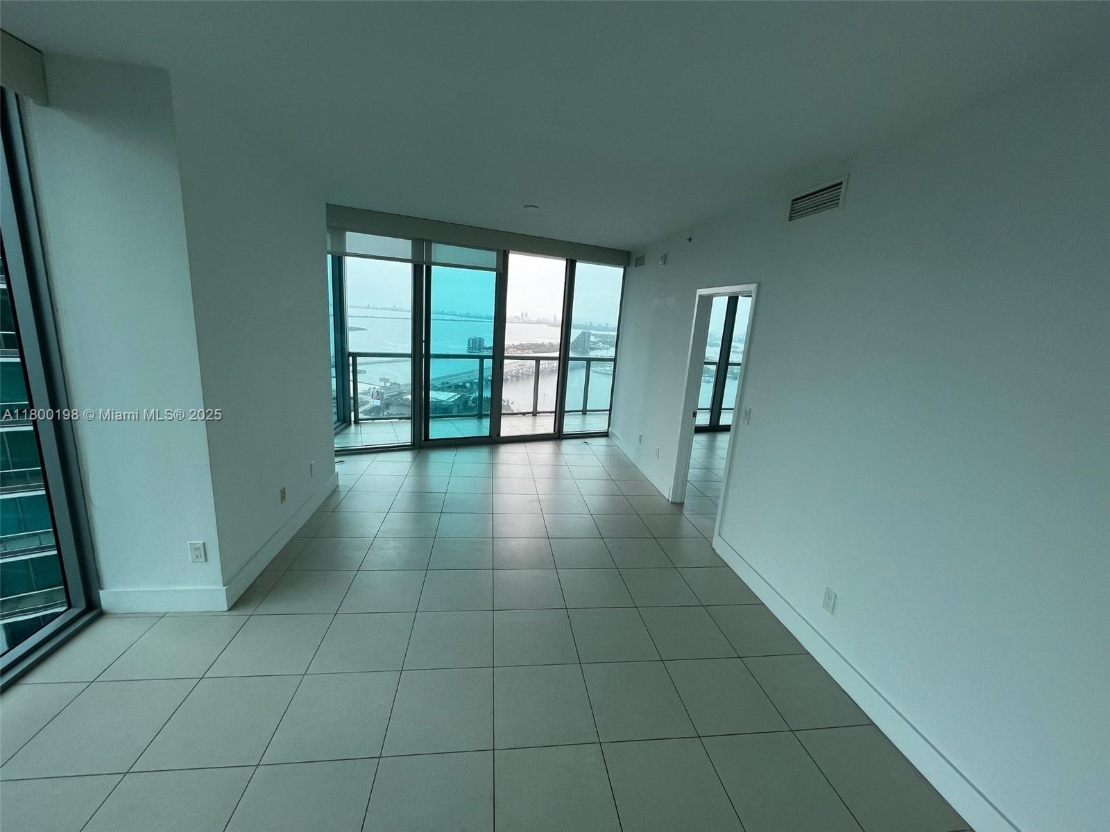 888 Biscayne Blvd # 4012