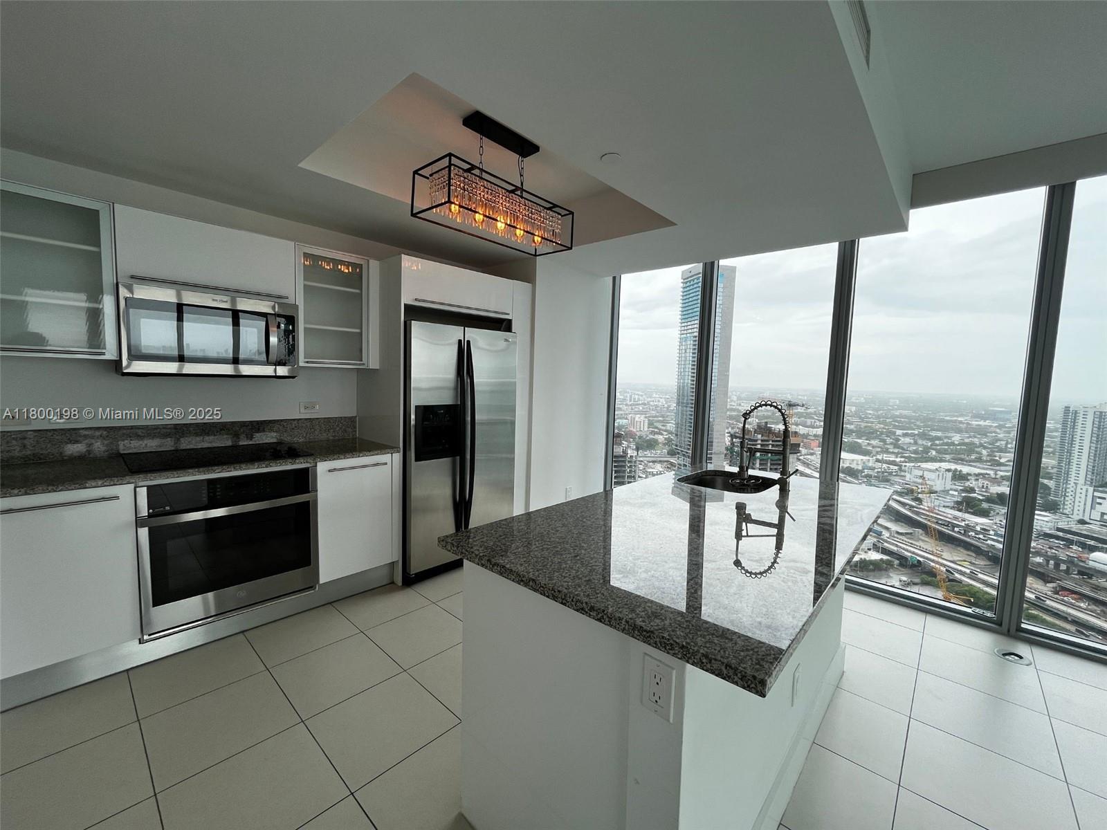888 Biscayne Blvd # 4012