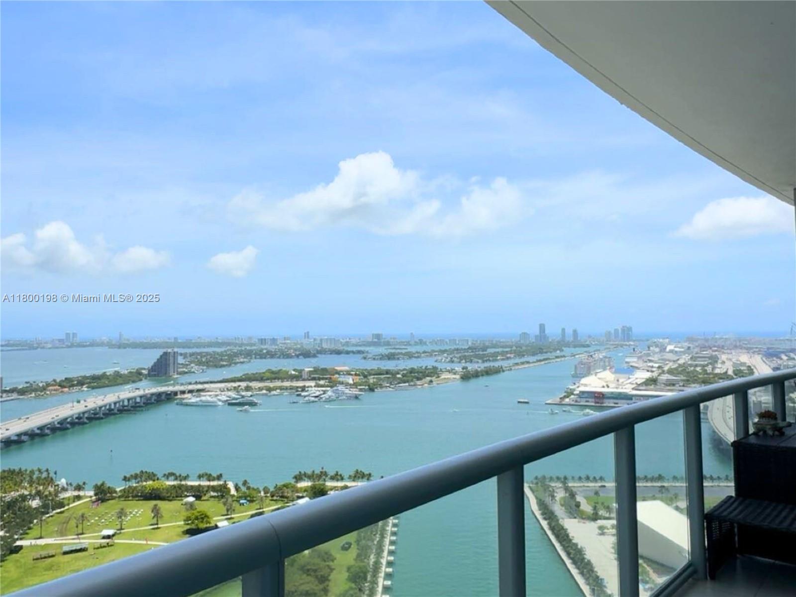 888 Biscayne Blvd # 4012