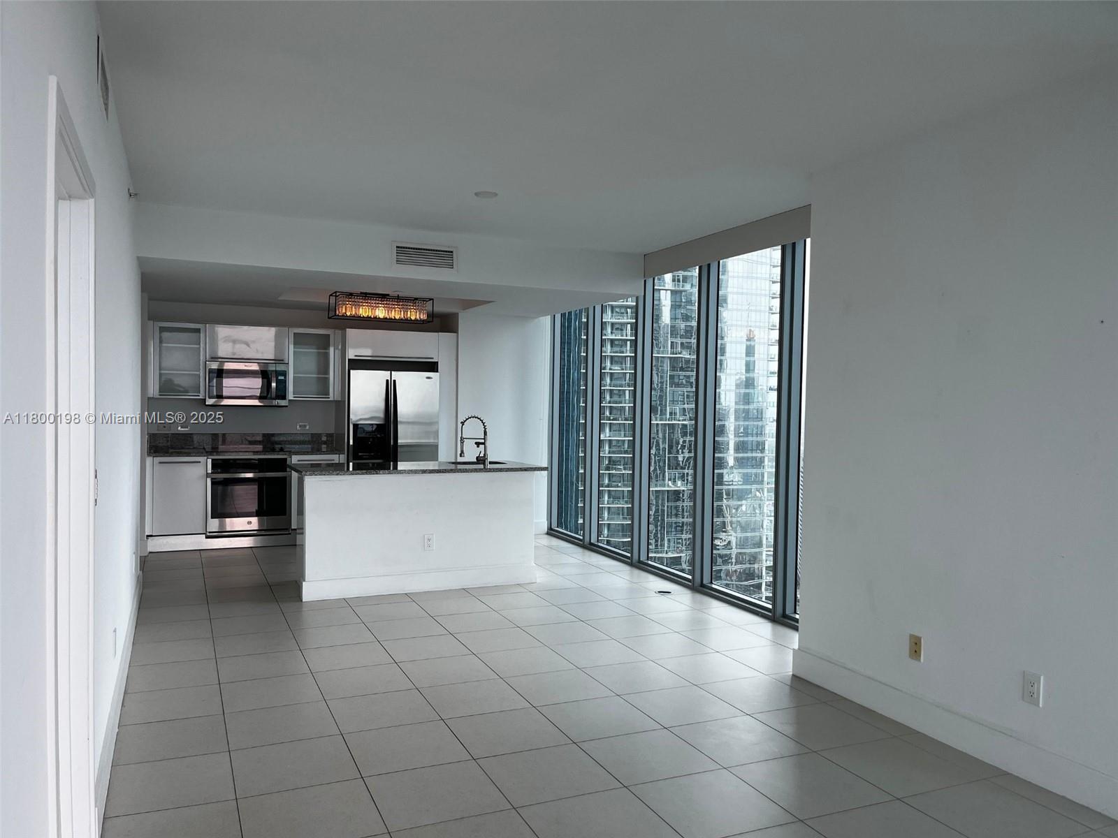 888 Biscayne Blvd # 4012