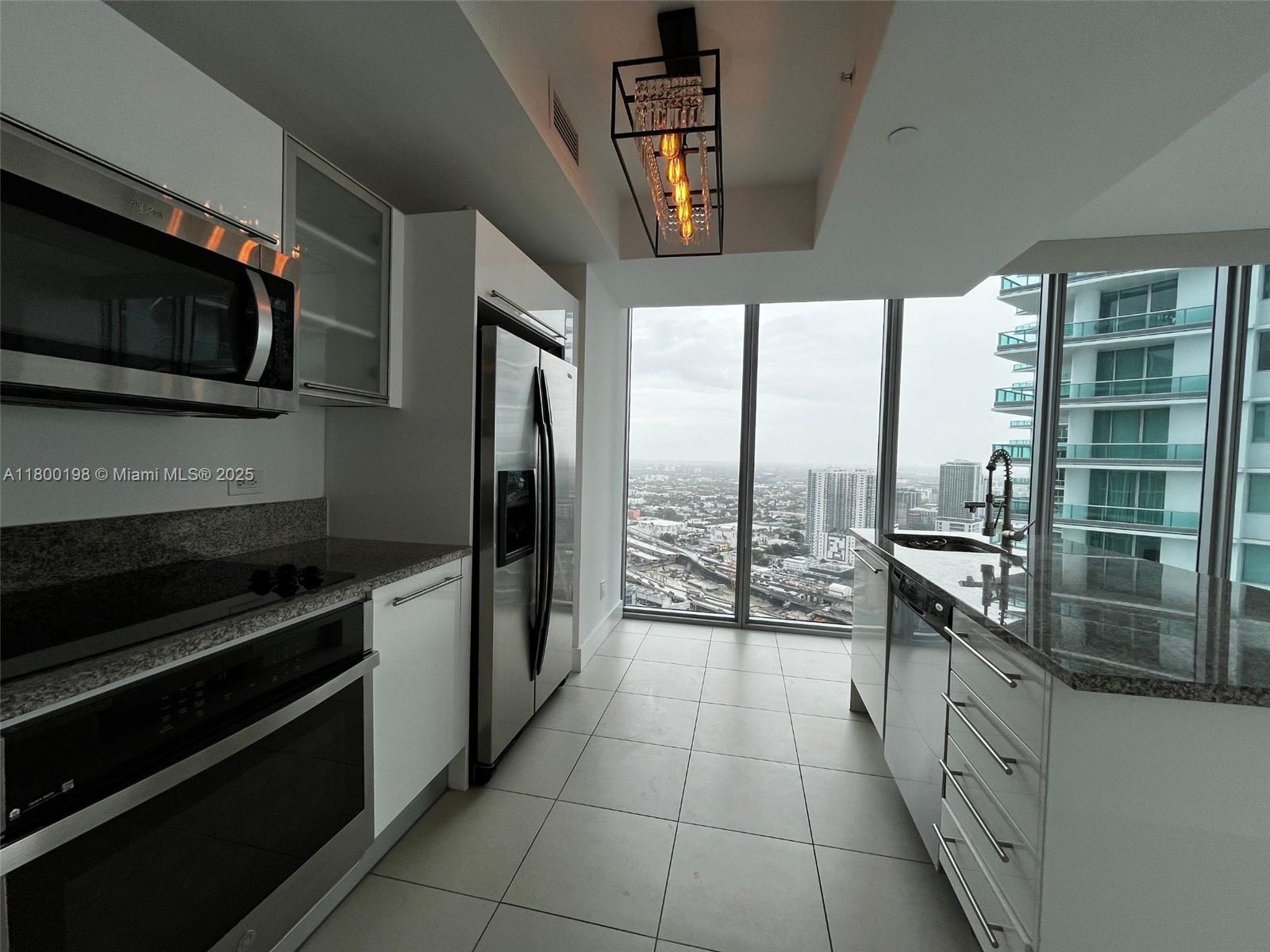 888 Biscayne Blvd # 4012