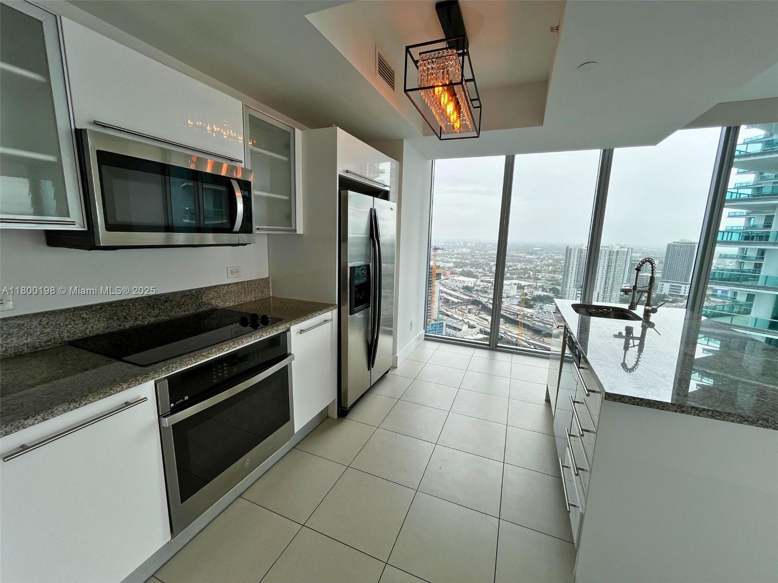 888 Biscayne Blvd # 4012