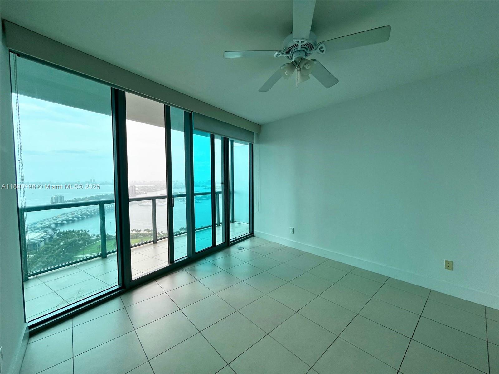 888 Biscayne Blvd # 4012