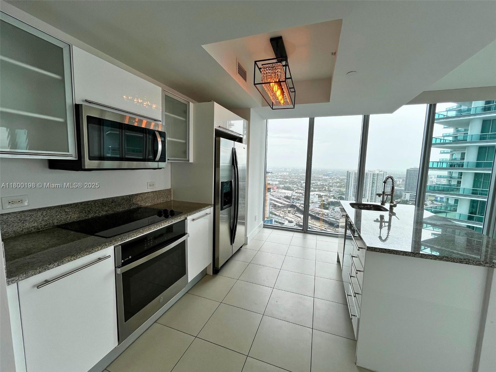 888 Biscayne Blvd # 4012