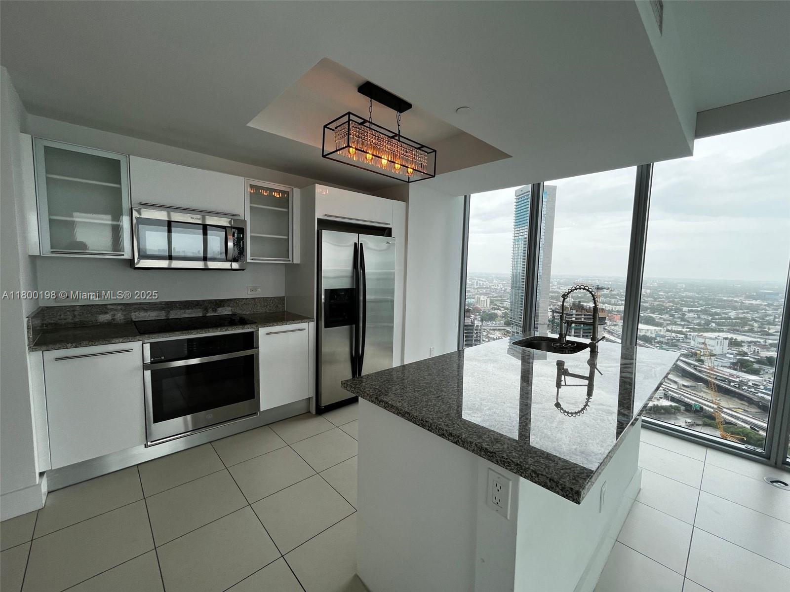 888 Biscayne Blvd # 4012
