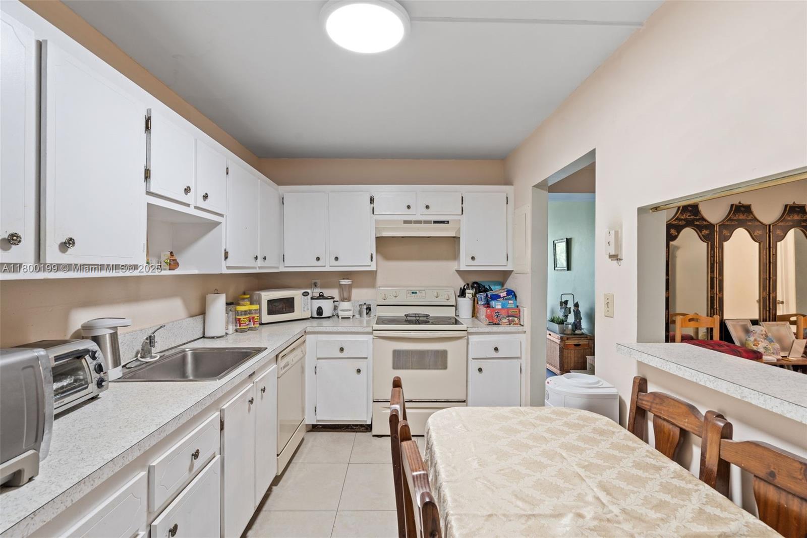 1465 NE 123rd St # 404