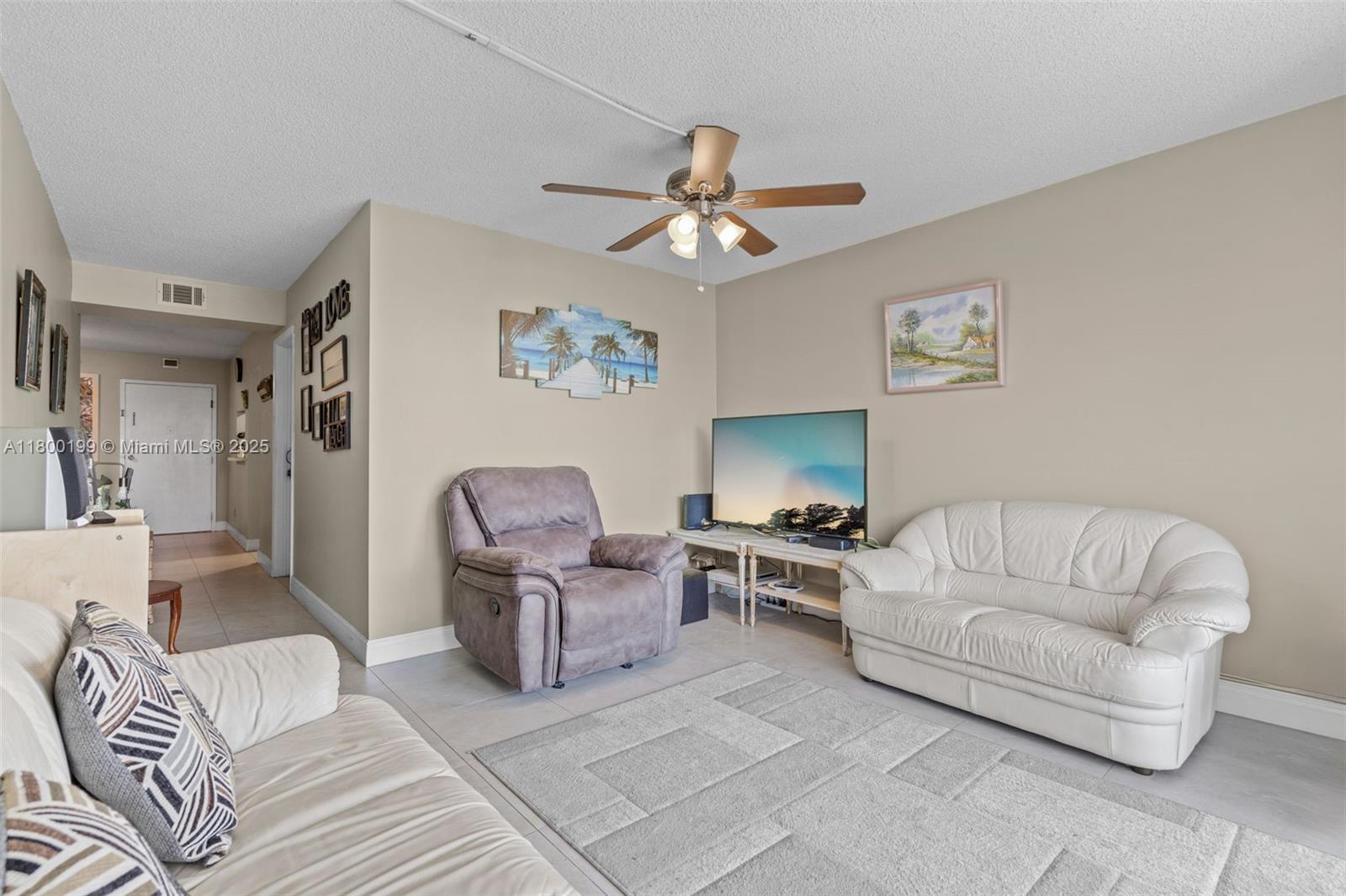 1465 NE 123rd St # 404