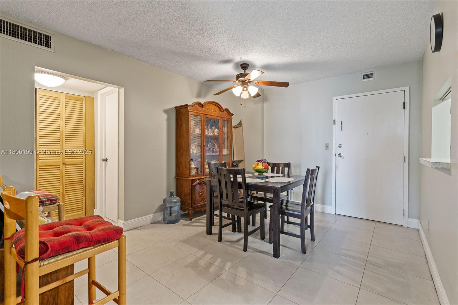 1465 NE 123rd St # 404