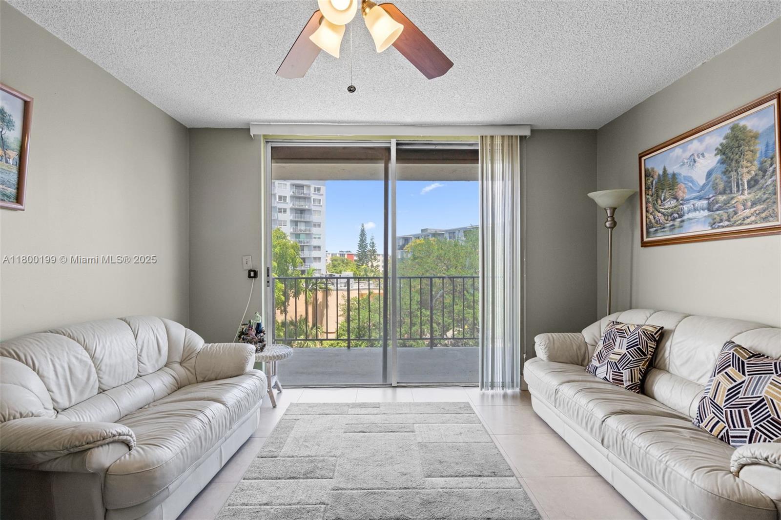 1465 NE 123rd St # 404