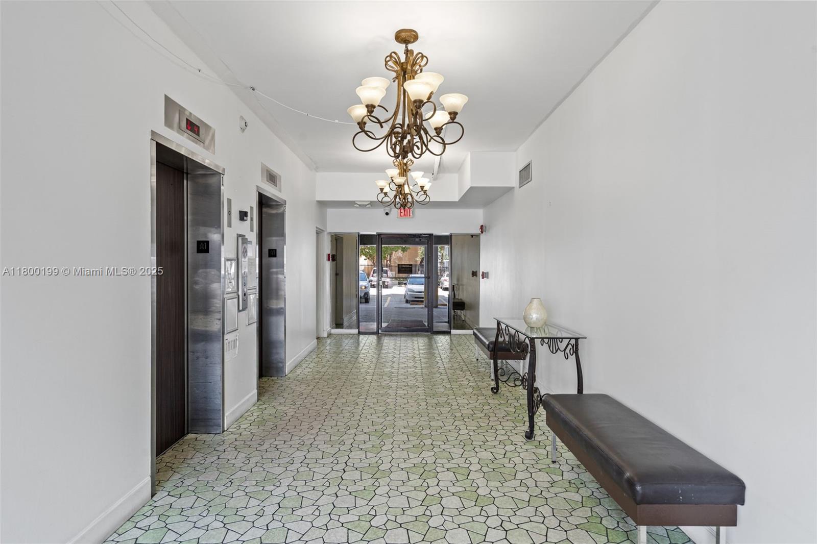 1465 NE 123rd St # 404