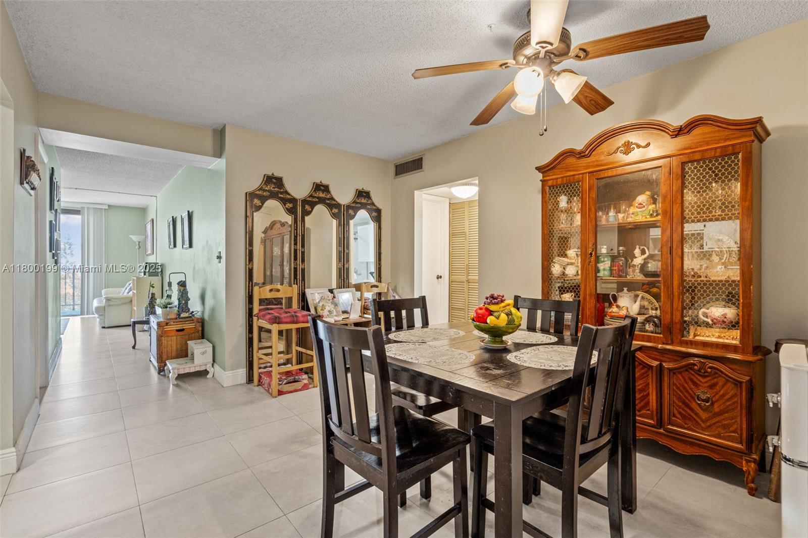 1465 NE 123rd St # 404