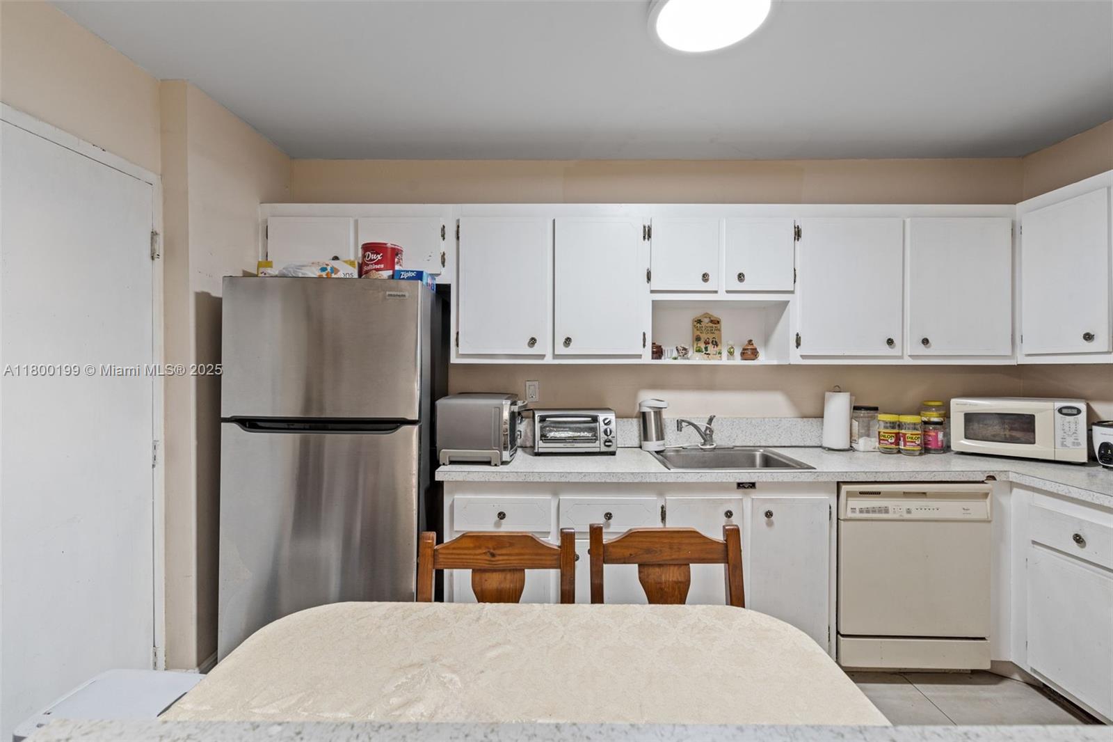 1465 NE 123rd St # 404