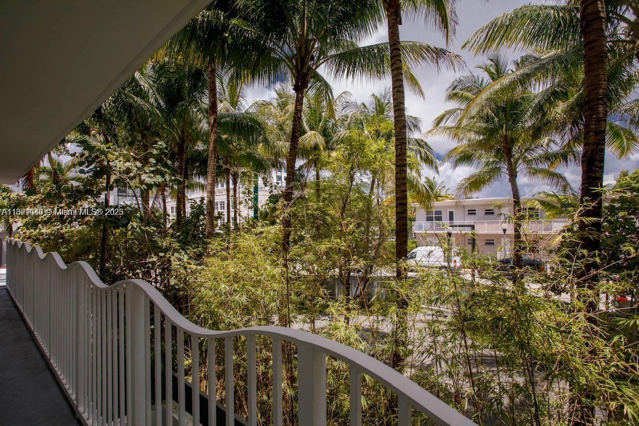 61 Collins Ave # 202