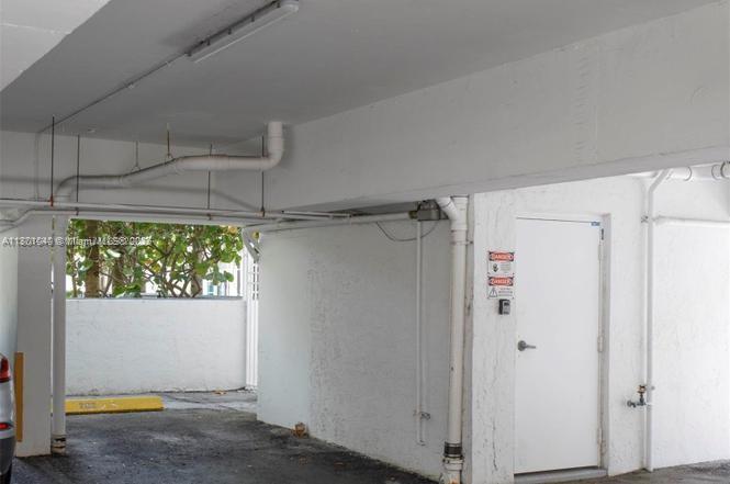 61 Collins Ave # 202