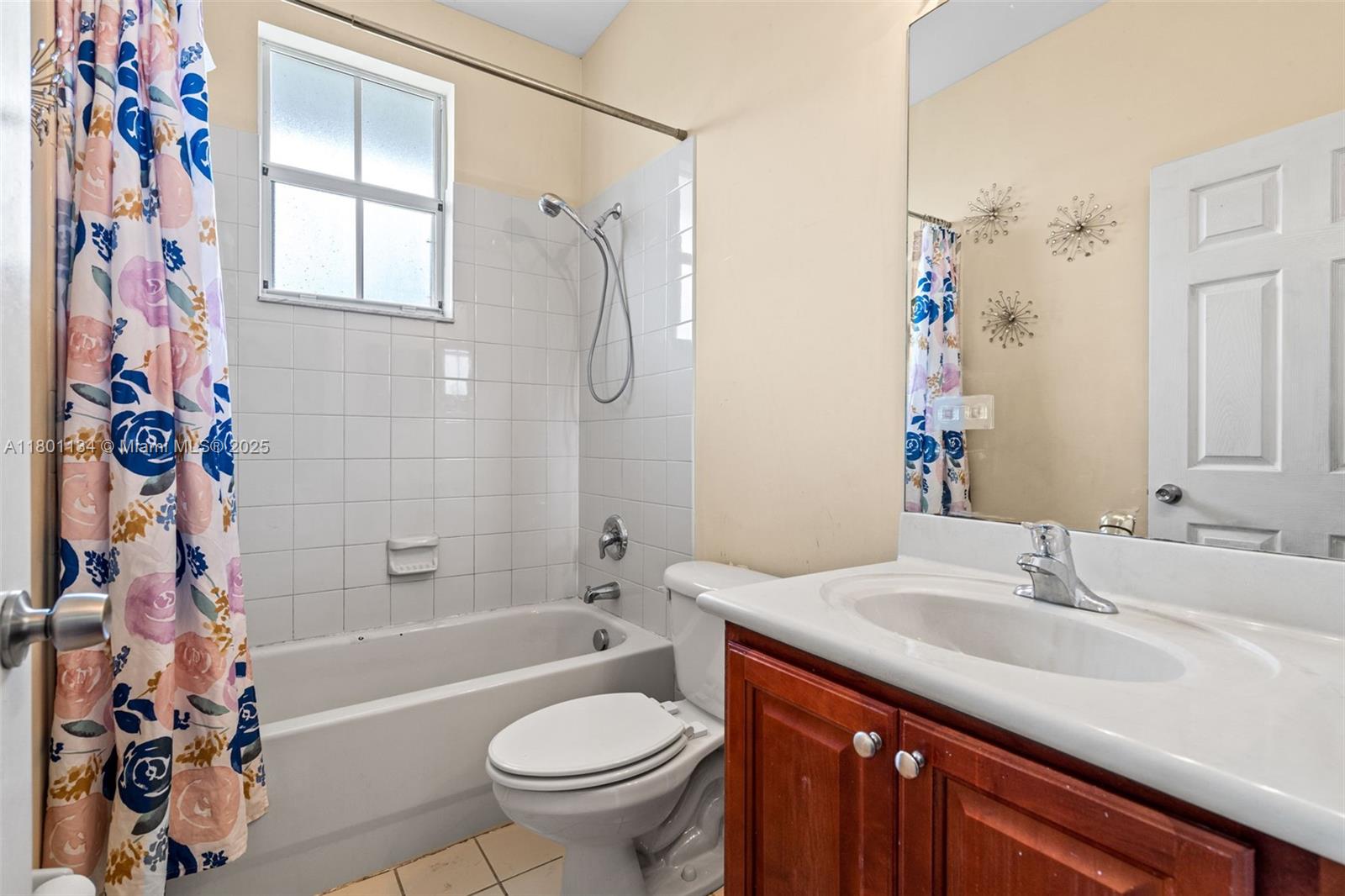 1073 NE 30th Ave