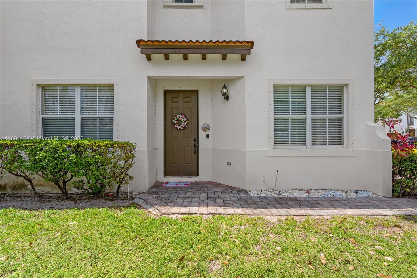 1073 NE 30th Ave