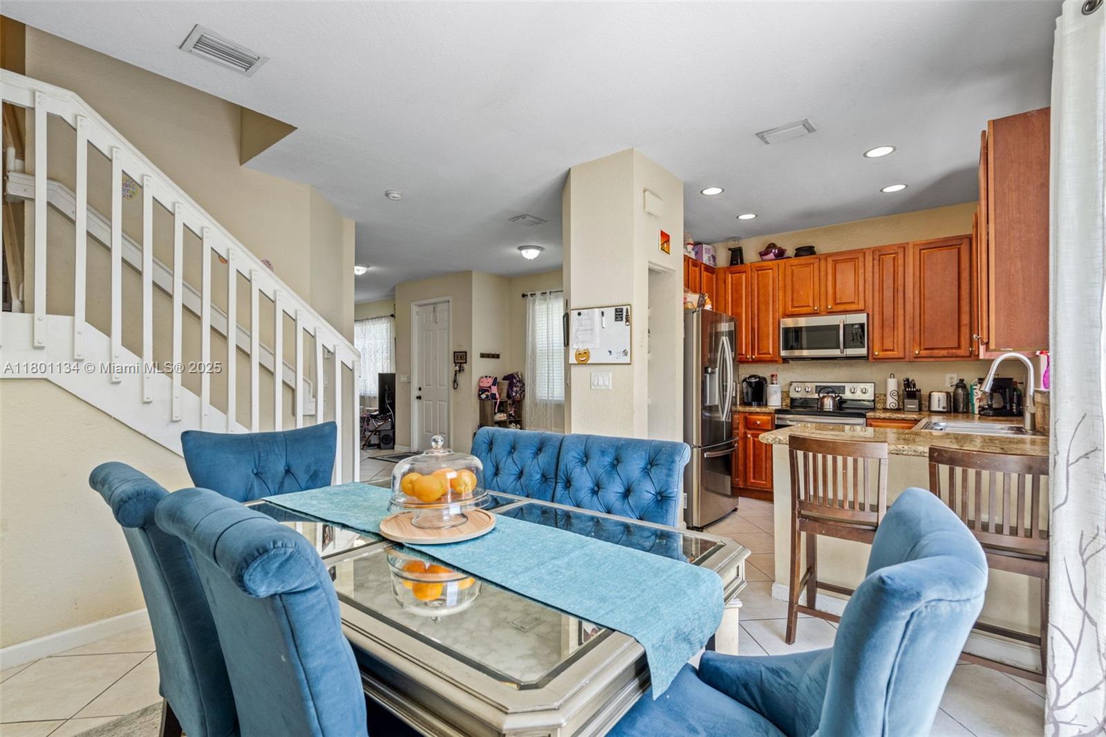 1073 NE 30th Ave