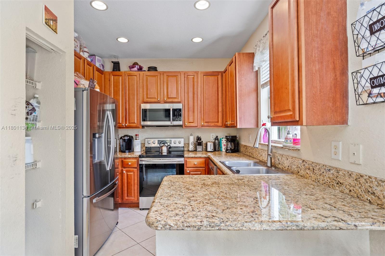 1073 NE 30th Ave
