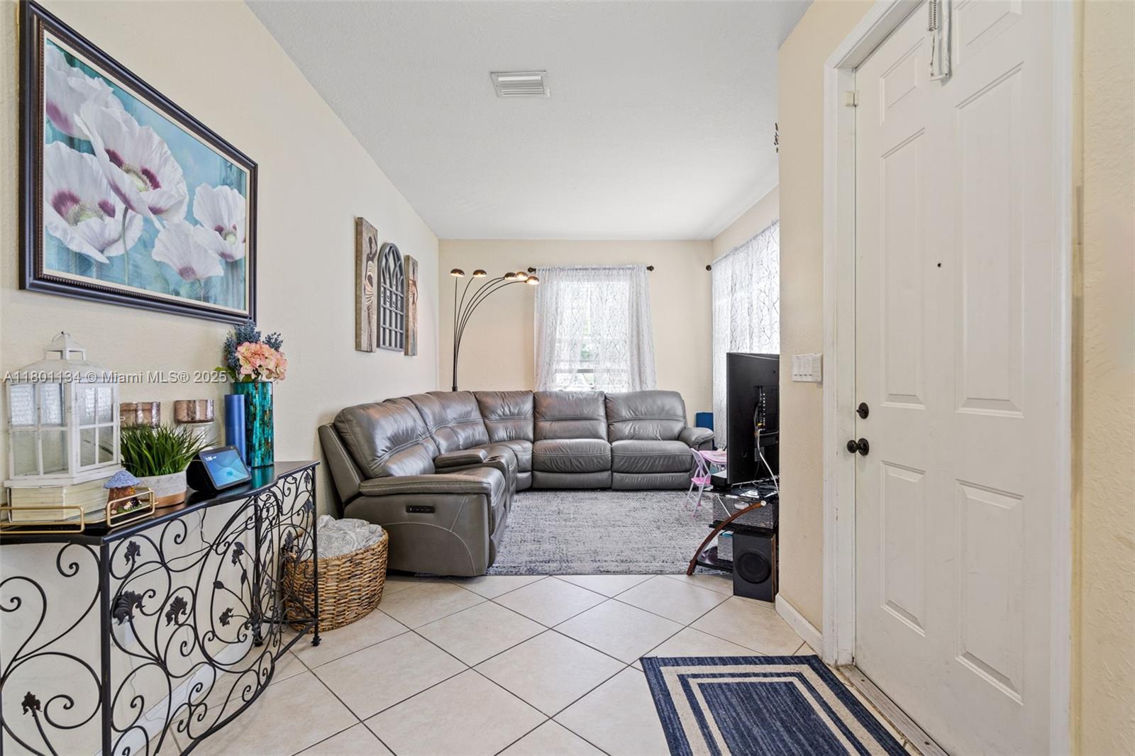 1073 NE 30th Ave