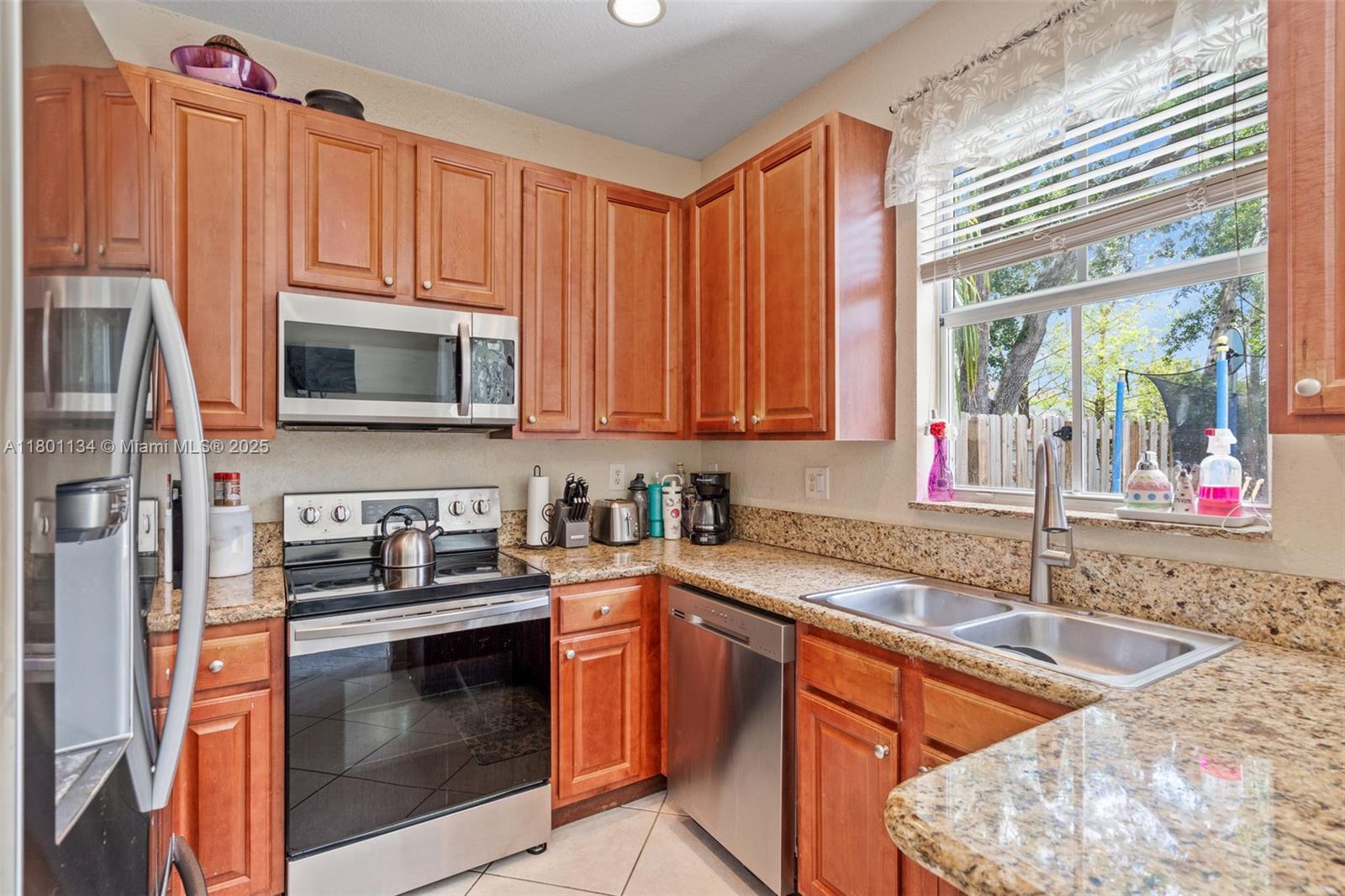 1073 NE 30th Ave