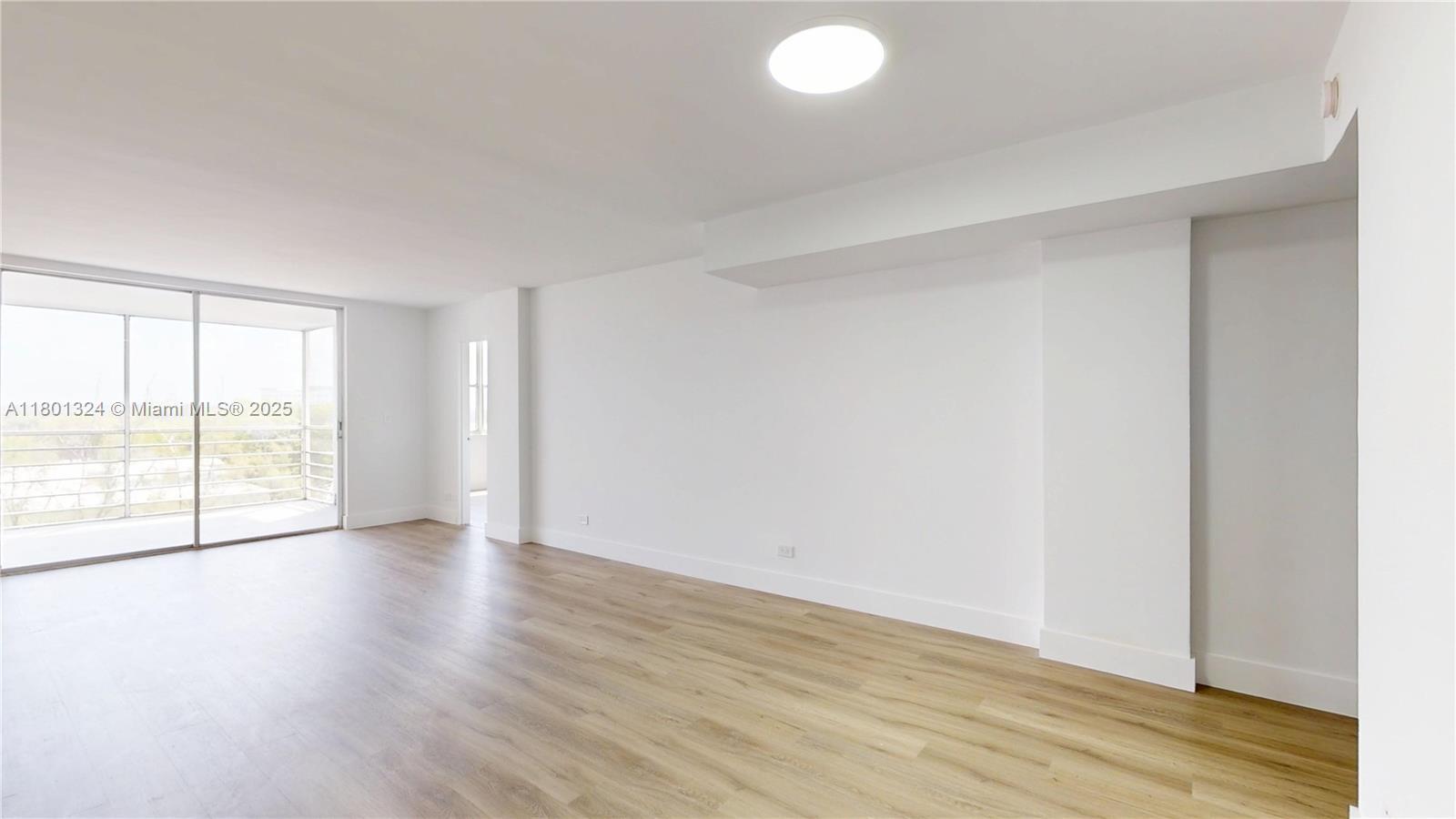 3660 NE 166th St # 709