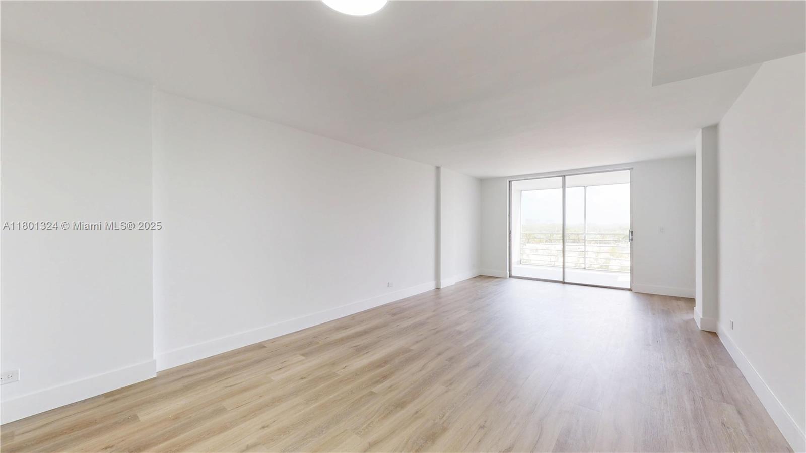 3660 NE 166th St # 709