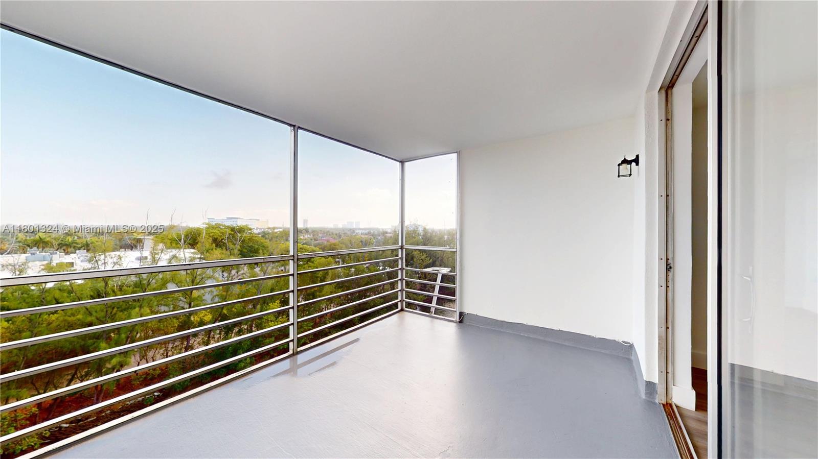 3660 NE 166th St # 709